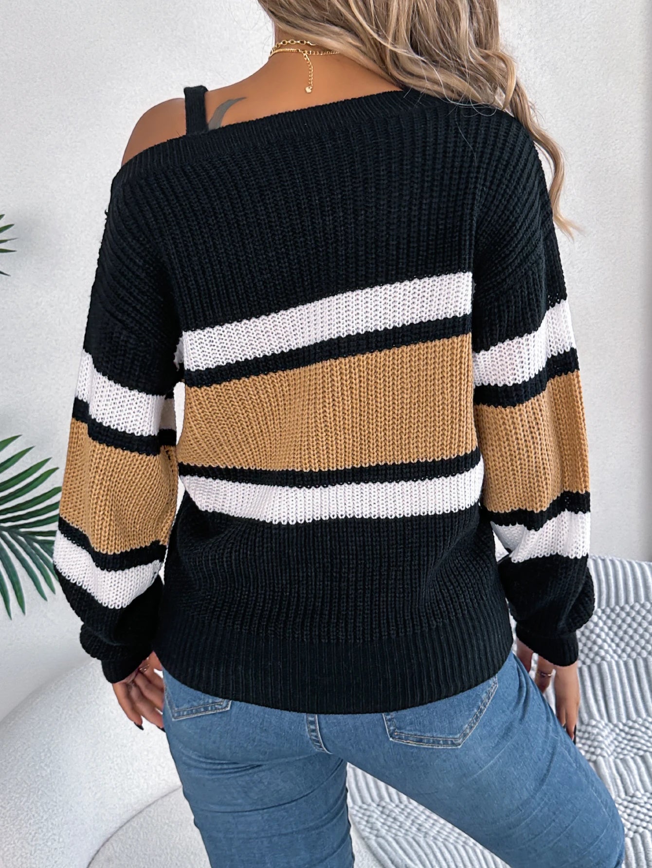 Gestreepte Off-Shoulder Knit Sweater – Khaki/Black